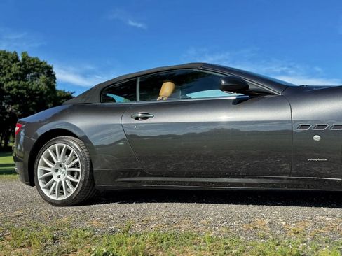 Used 2010 Maserati GranTurismo Convertible RWD image 8
