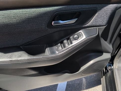 Used 2021 Nissan Rogue SV AWD/4WD image 18