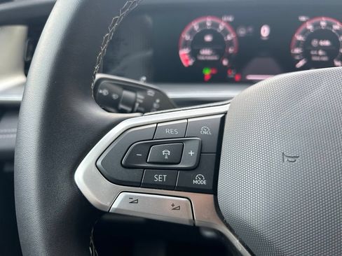 Certified 2026 Volkswagen Tiguan SE FWD image 20