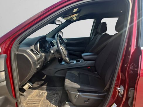 Used 2022 Jeep Grand Cherokee Laredo E w/ Security & Convenience Group image 9