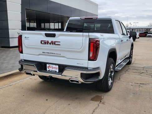 New 2026 GMC Sierra 1500 SLT image 4