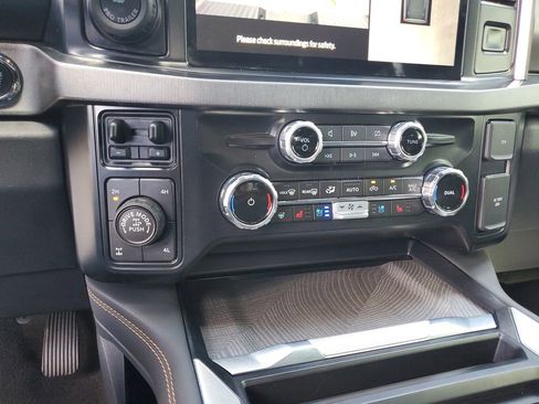 Used 2024 Ford F250 Platinum w/ Tremor Off-Road Package image 31