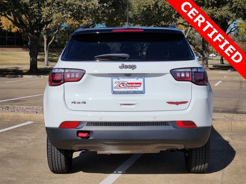 Used 2023 Jeep Compass Trailhawk image 5