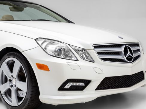 Used 2011 Mercedes-Benz E 550 Cabriolet image 32