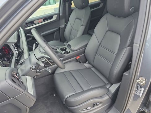 New 2026 Porsche Cayenne AWD/4WD image 5