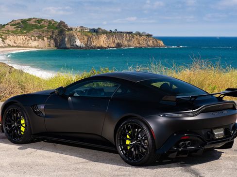 Used 2023 Aston Martin V8 Vantage Coupe RWD image 4