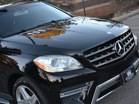 Used 2015 Mercedes-Benz ML 400 4MATIC w/ Accessory Chrome Package image 7