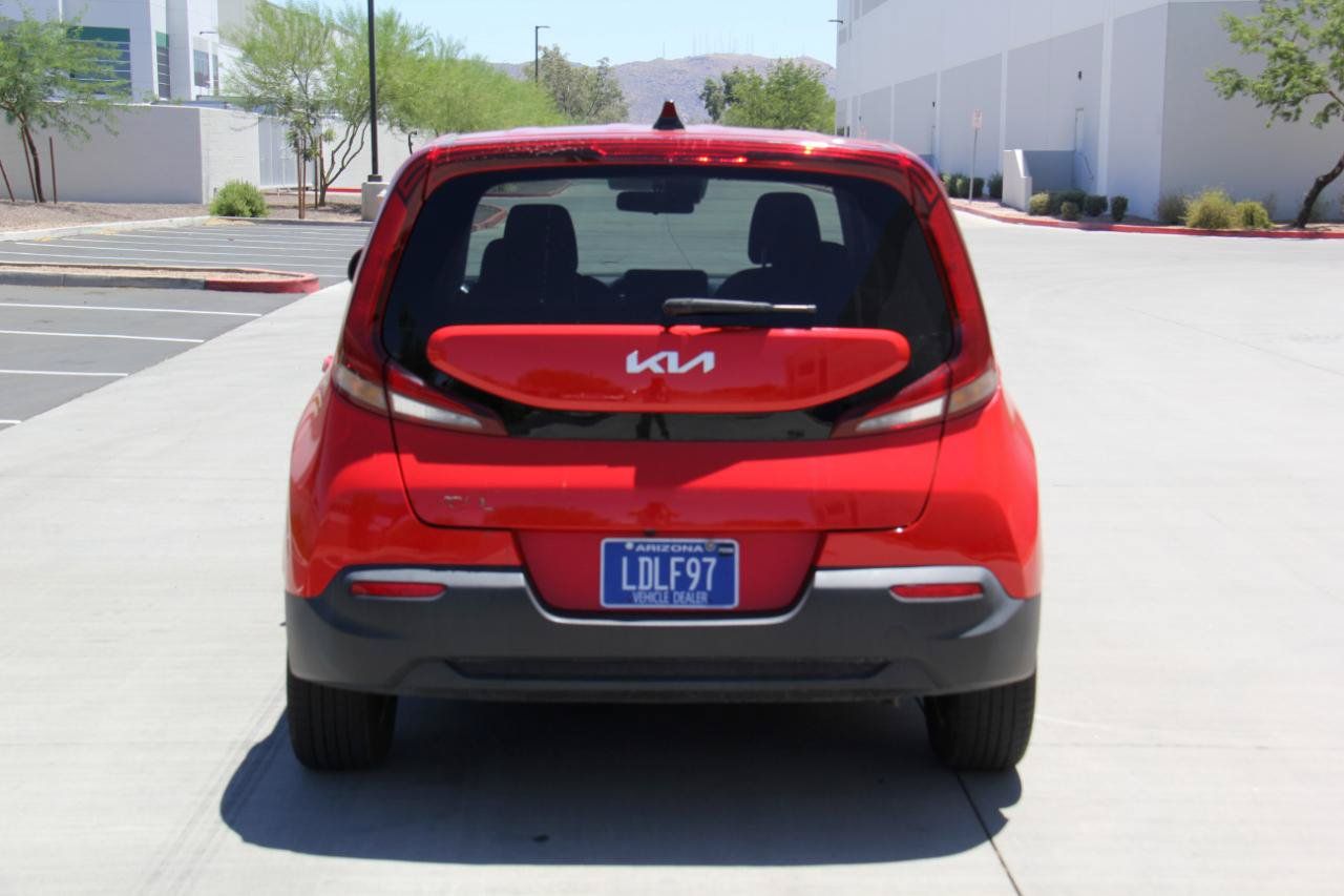 Used 2022 Kia Soul LX w/ Technology Package FWD image 6