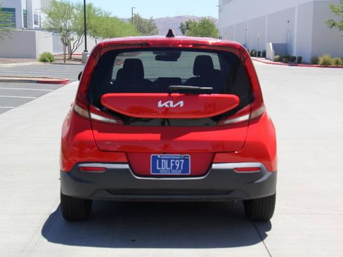 Used 2022 Kia Soul LX w/ Technology Package FWD image 6