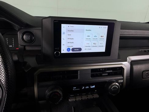 Used 2026 Toyota Tacoma SR5 AWD/4WD image 18
