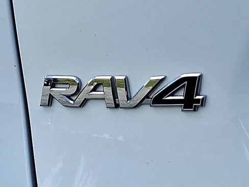 Used 2020 Toyota RAV4 XLE w/ Convenience Package AWD/4WD image 29