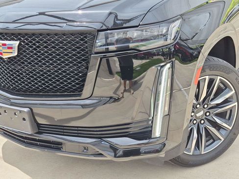 Used 2023 Cadillac Escalade Sport Platinum AWD/4WD image 5