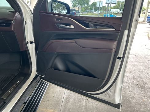 Used 2024 Cadillac Escalade V AWD/4WD image 35