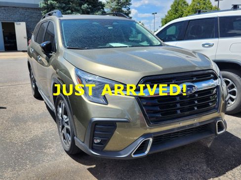 Used 2024 Subaru Ascent Touring w/ Popular Package #2 AWD/4WD image 2