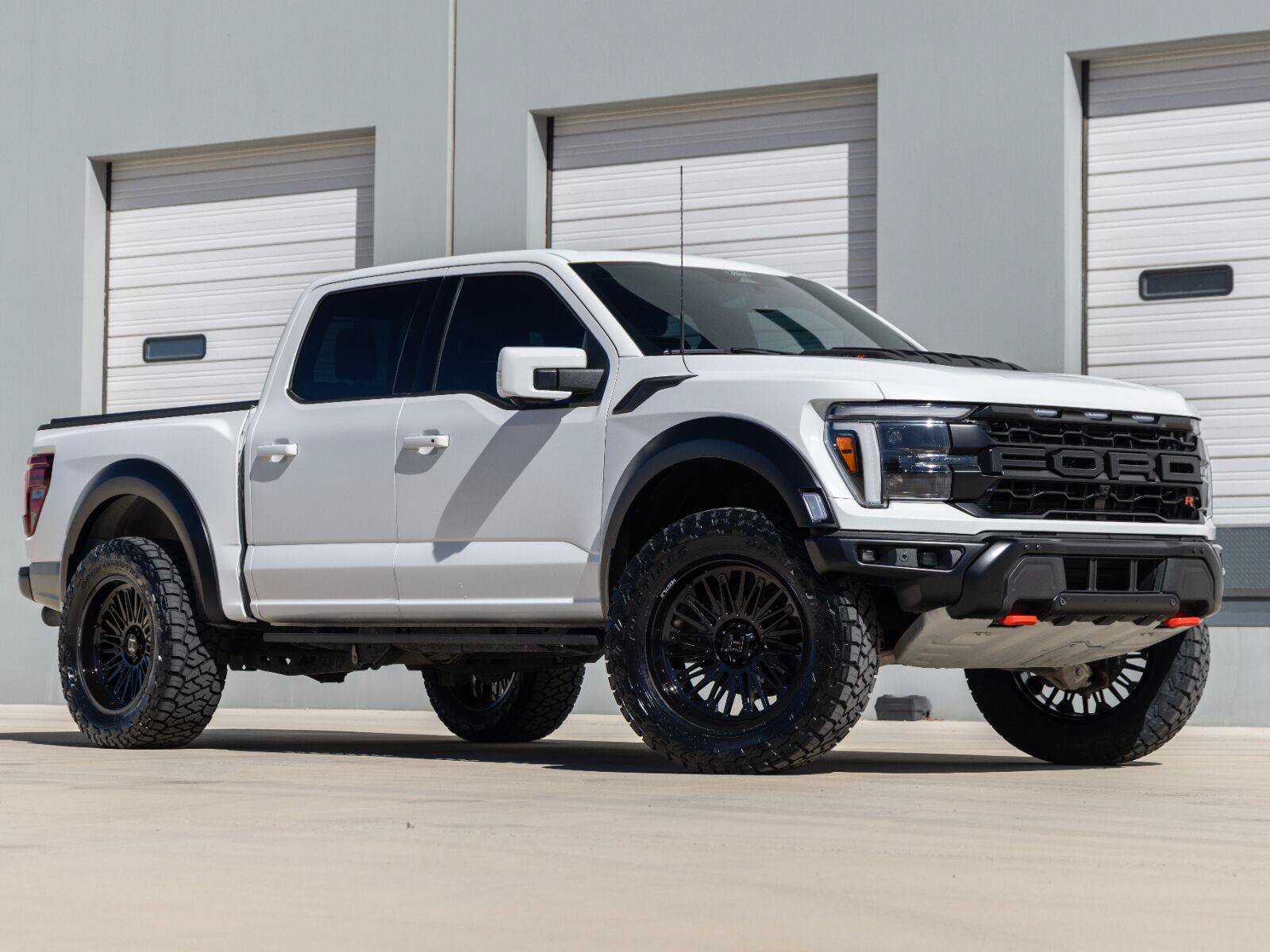 Used 2025 Ford F150 Raptor w/ Equipment Group 803A Raptor R AWD/4WD image 4