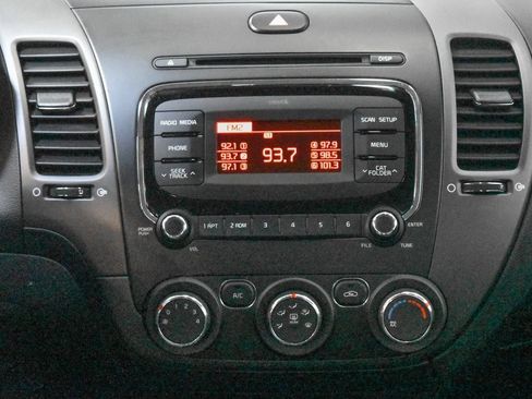 Used 2018 Kia Forte LX image 13