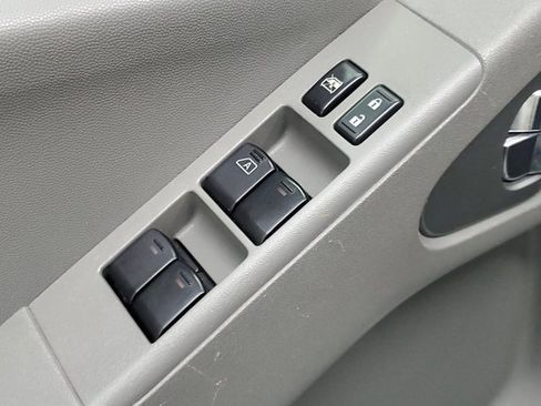 Certified 2020 Nissan Frontier SV image 17