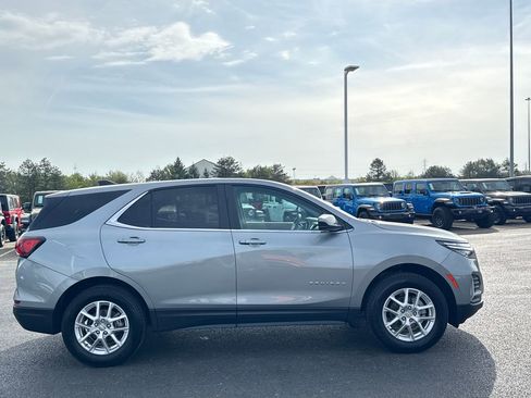 Used 2023 Chevrolet Equinox LT w/ LPO, Floor Liner Package image 2