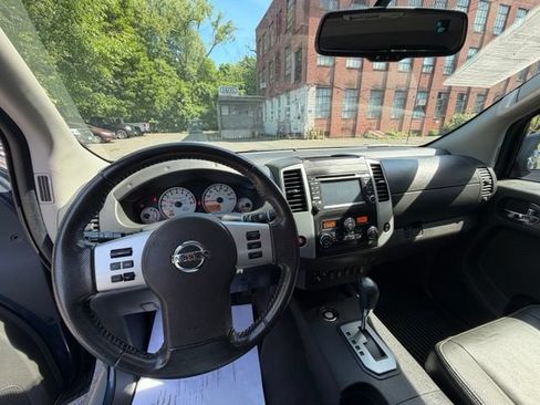 Used 2020 Nissan Frontier PRO-4X w/ Pro-4x Utility Package AWD/4WD image 17