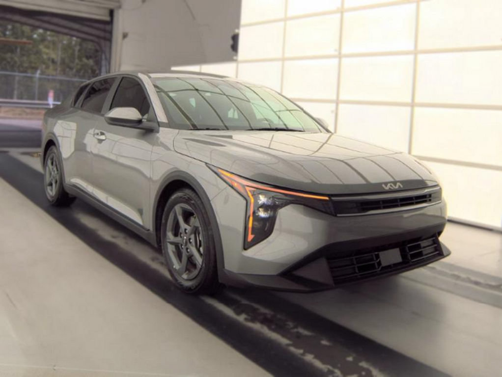 Used 2026 Kia K4 FWD image 4