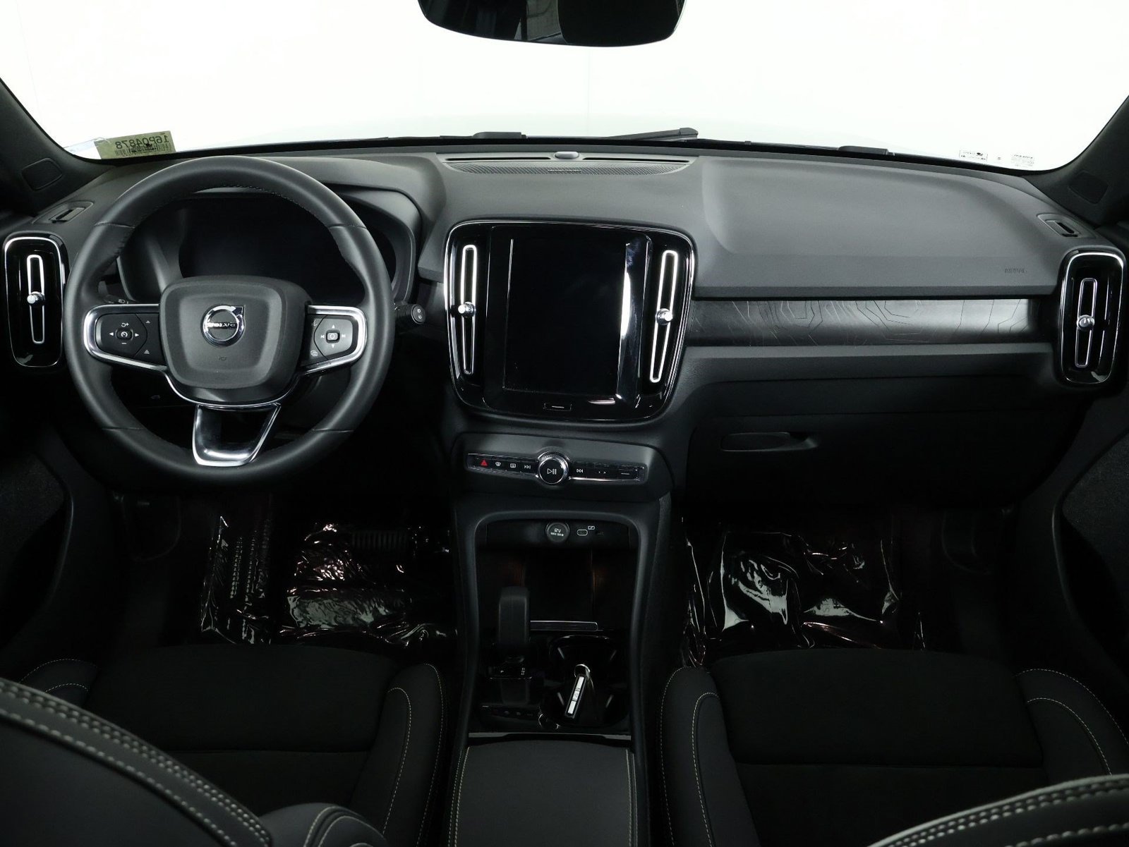 Certified 2023 Volvo XC40 Recharge Ultimate AWD/4WD image 7