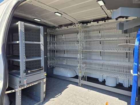 Used 2021 Chevrolet Express 2500 RWD image 31