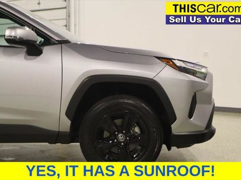 Used 2022 Toyota RAV4 XLE w/ Convenience Package AWD/4WD image 11