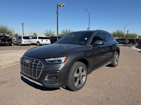 Used 2023 Audi Q5 Prestige w/ Prestige Package image 12