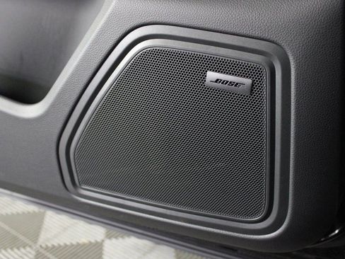 Certified 2025 Porsche Macan Turbo AWD/4WD image 17