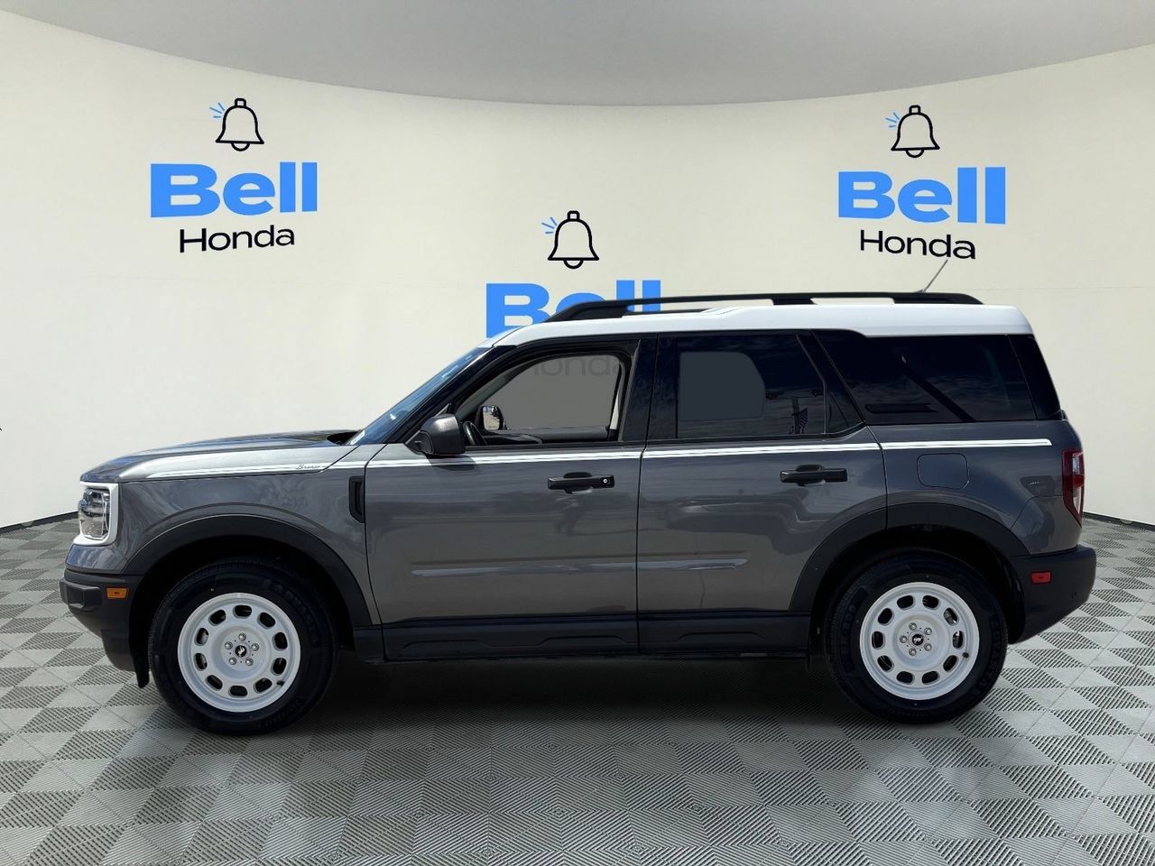 Used 2024 Ford Bronco Sport Heritage w/ Heritage Convenience Package AWD/4WD image 2