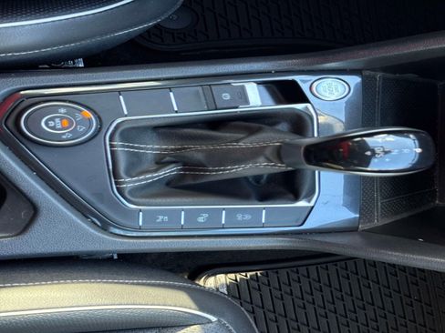 Used 2024 Volkswagen Tiguan SEL R-Line image 23