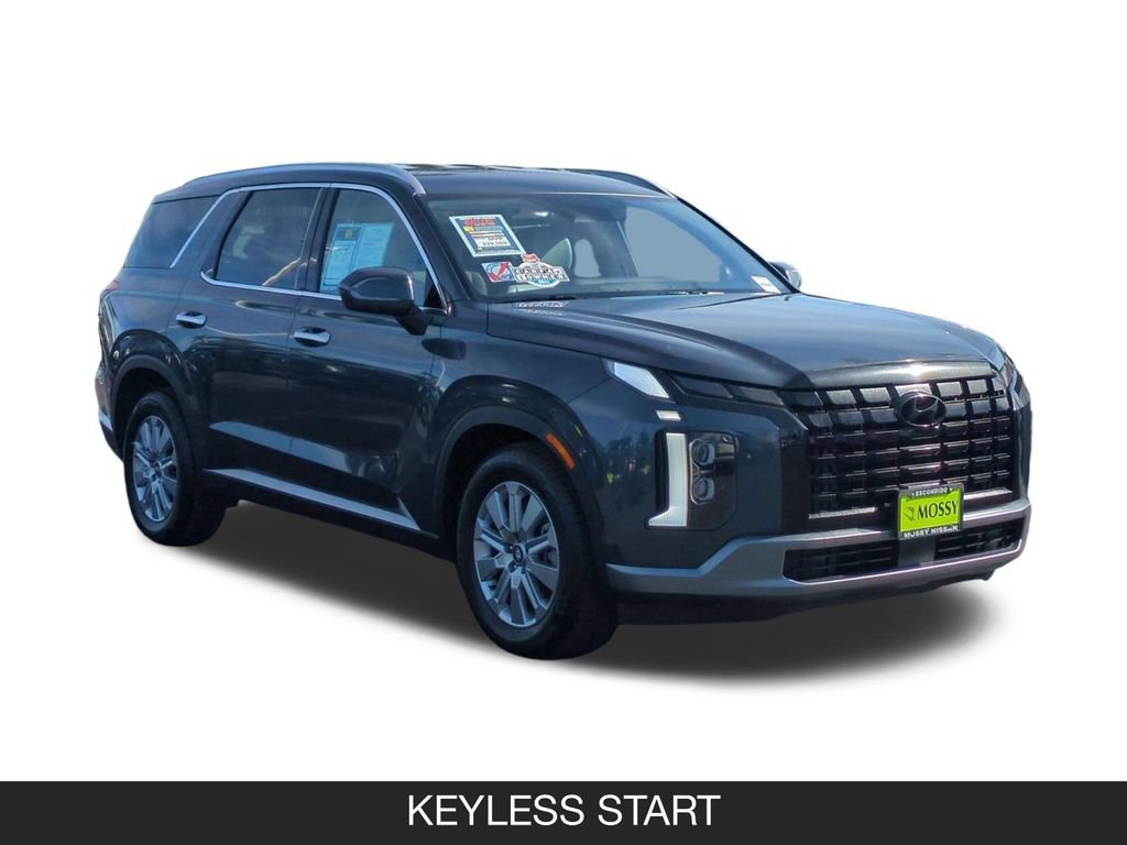 Used 2025 Hyundai Palisade SEL FWD image 2
