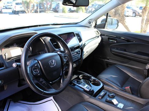 Used 2017 Honda Pilot Touring image 18