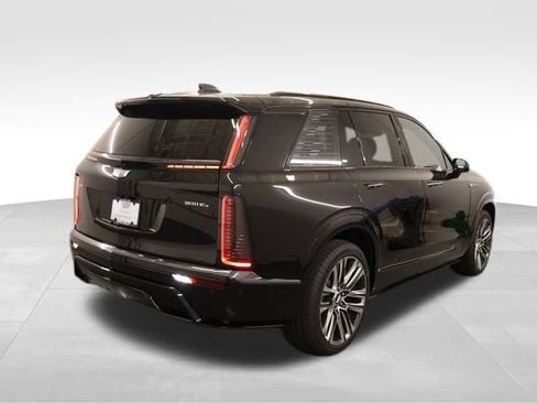 New 2026 Cadillac Vistiq Platinum image 2