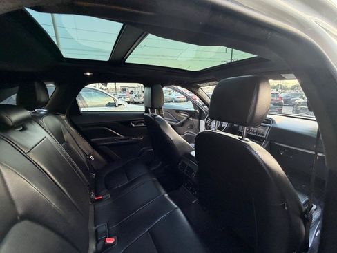 Used 2019 Jaguar F-PACE Premium AWD/4WD image 19