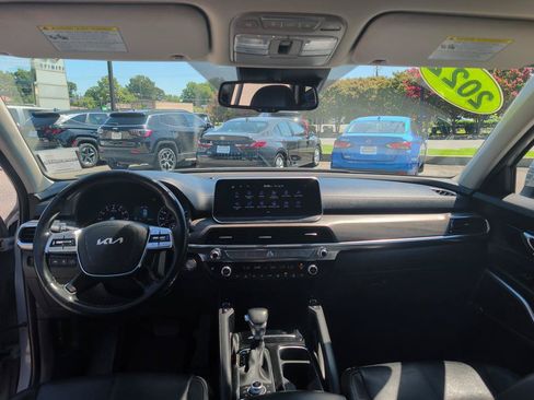 Used 2022 Kia Telluride EX w/ EX Premium Package AWD/4WD image 11