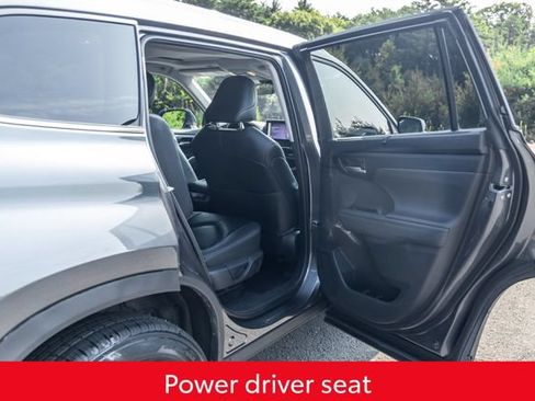 Used 2023 Toyota Highlander XLE AWD/4WD image 20