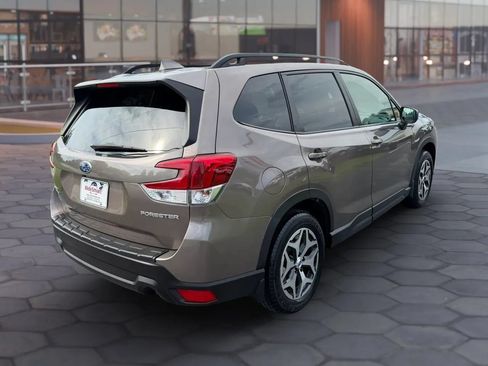 Used 2022 Subaru Forester Premium AWD/4WD image 10