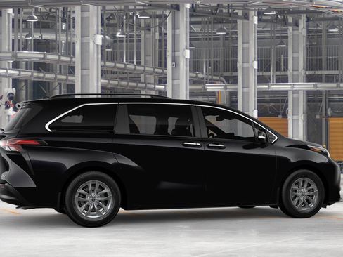 New 2026 Toyota Sienna XLE FWD image 11
