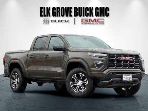 Used 2025 GMC Canyon AT4 w/ Technology Plus Package image 2