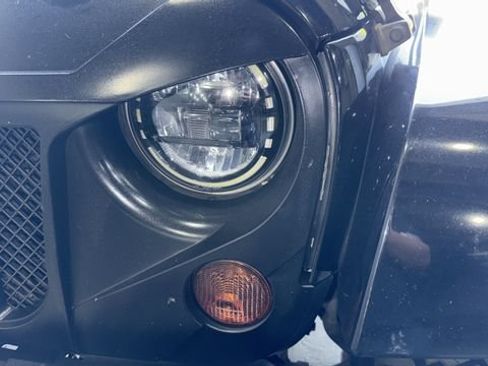 Used 2013 Jeep Wrangler Unlimited Sahara w/ Connectivity Group AWD/4WD image 23
