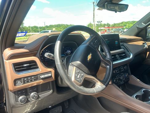 Used 2023 Chevrolet Tahoe High Country AWD/4WD image 5