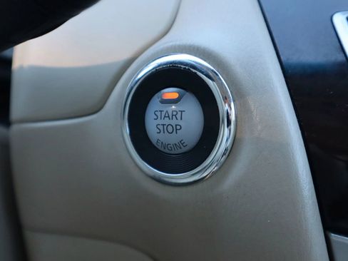 Used 2014 INFINITI QX60 AWD w/ Deluxe Touring Package image 29