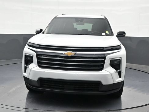 Used 2025 Chevrolet Traverse LT FWD image 9