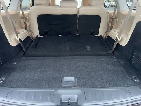 Used 2019 Nissan Pathfinder Platinum image 19