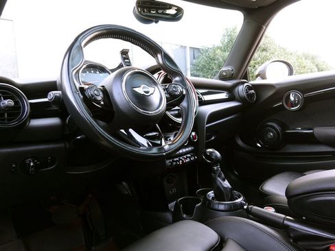 Used 2017 MINI Cooper S image 5