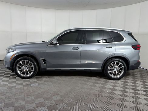 Certified 2024 BMW X5 xDrive40i w/ Premium Package AWD/4WD image 2