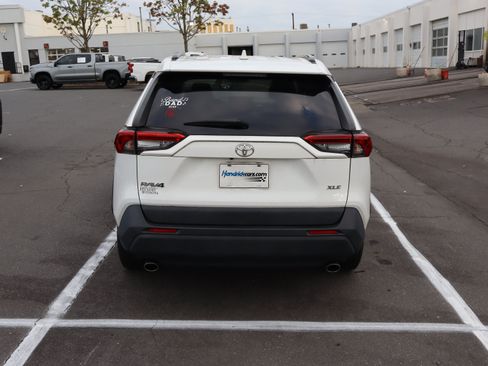 Used 2022 Toyota RAV4 XLE FWD image 20