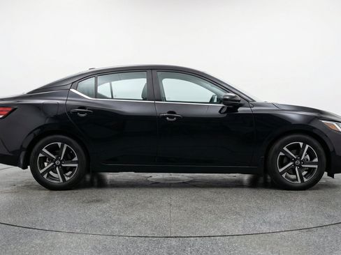 Used 2025 Nissan Sentra SV FWD image 11