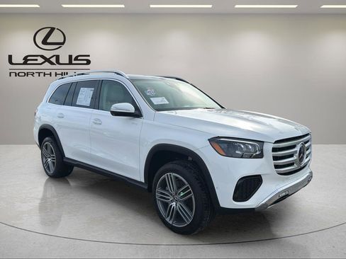 Used 2024 Mercedes-Benz GLS 450 4MATIC image 4